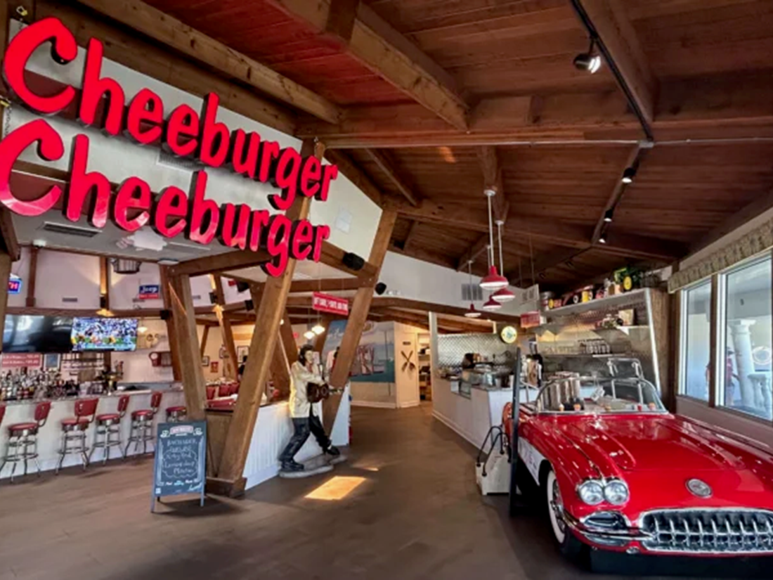 Cheeburger Cheeburger interior