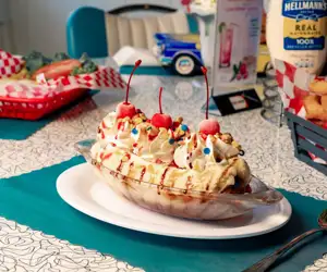 Ice cream sundae
