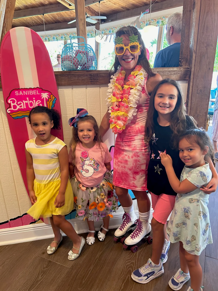 Kids having fun at Cheeburger Cheeburger Sanibel
